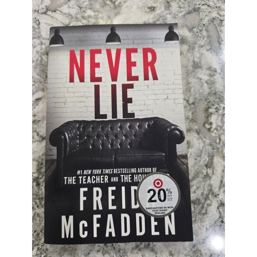 Never Lie by Freida McFadden Paperback 9781728296166